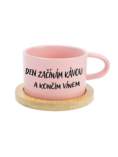 ZAČÍNAM DEŇ KÁVOU A KONČÍM VÍNOM - ružový hrnček s makrónkou 200 ml