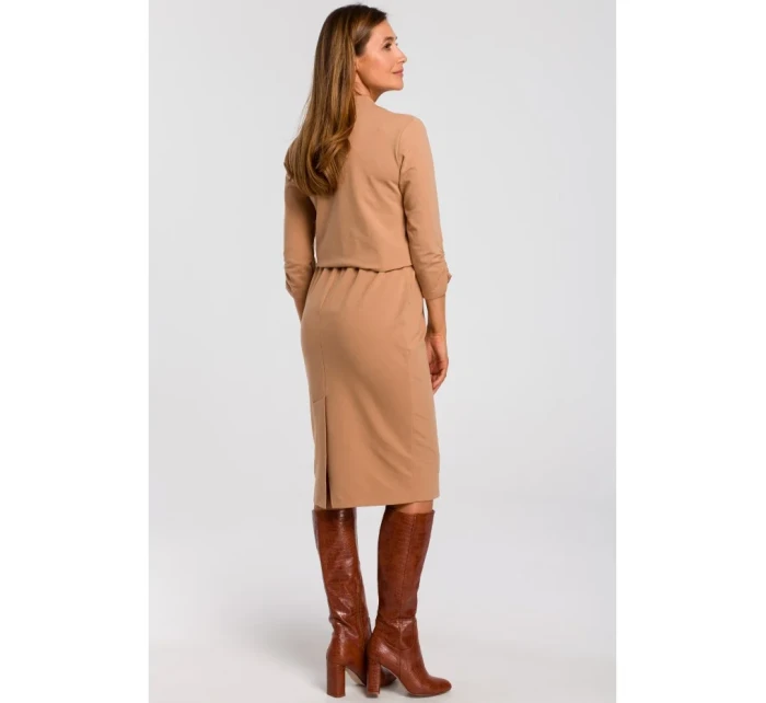 model 15101446 Pletené šaty s výstřihem do V cappuccino - STYLOVE model 15101446 Pletené šaty s výstřihem do V cappuccino - STYLOVE