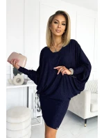 Tmavomodré dámske netopierie šaty s brokátom as výstrihom 402-1 Tmavomodré dámske netopierie šaty s brokátom as výstrihom 402-1