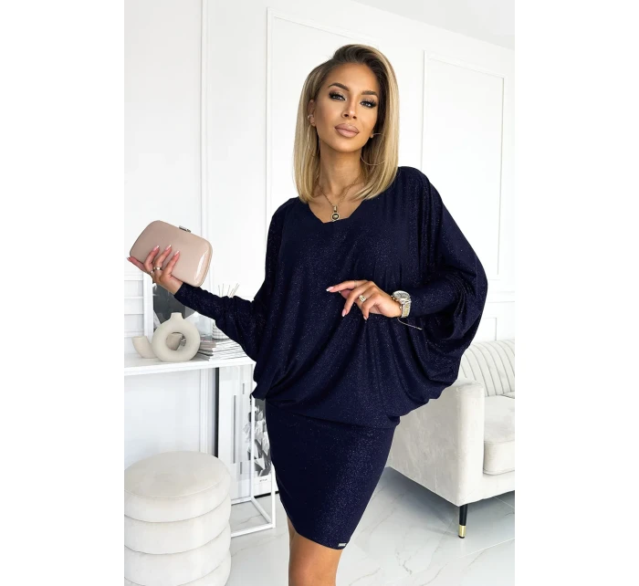 Tmavomodré dámske netopierie šaty s brokátom as výstrihom 402-1 Tmavomodré dámske netopierie šaty s brokátom as výstrihom 402-1