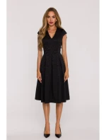 M892 Priliehavé šaty so skladanými záhybmi - čierne M892 Priliehavé šaty so skladanými záhybmi - čierne