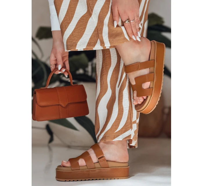 Dámské žabky na suchý zip camel Dstreet model 21987024 - FashionStreet