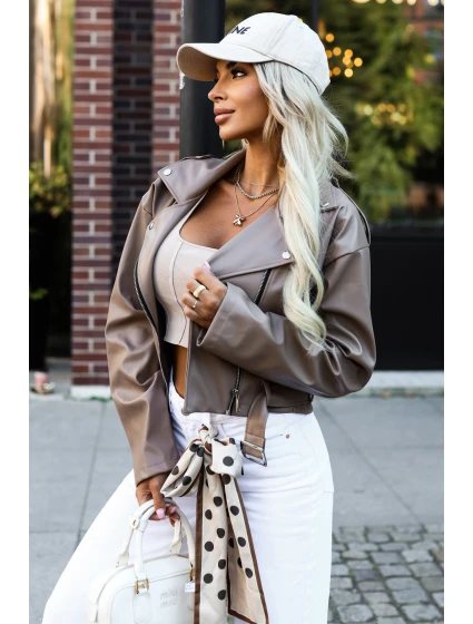 626-3 Štýlový racerback z mäkkej ekokože s opaskom a asymetrickým zipsom - cappuccino 626-3 Štýlový racerback z mäkkej ekokože s opaskom a asymetrickým zipsom - cappuccino