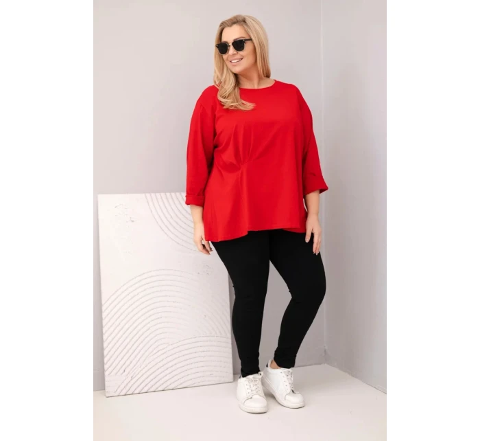 Dámska blúzka plus size s bavlnou, dlhými rukávmi a riasením červená