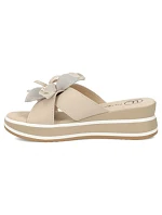 Dámske kožené žabky na kvetinovej platforme Filippo DK7636