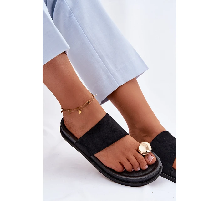 Dámské Pantofle Černé se Zlatým Detalem model 22122586 - Boto