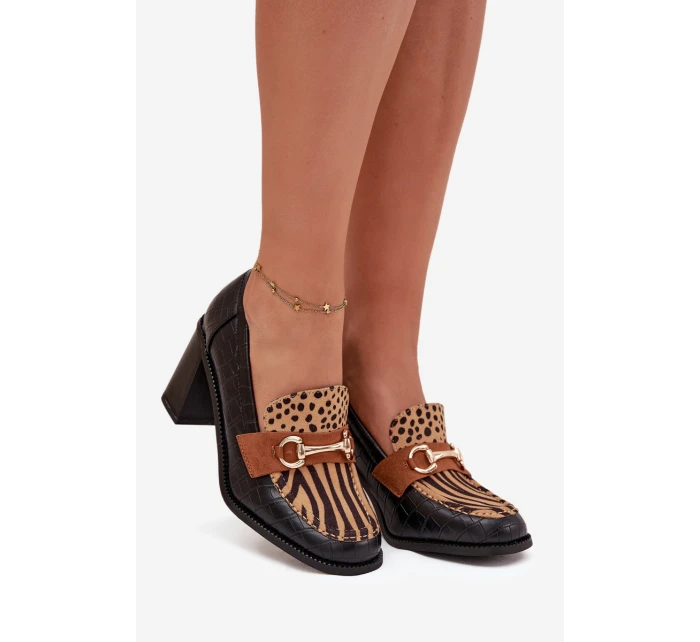 Dámské polobotky na podpatku s a zlatým detailem model 21709866 - Boto