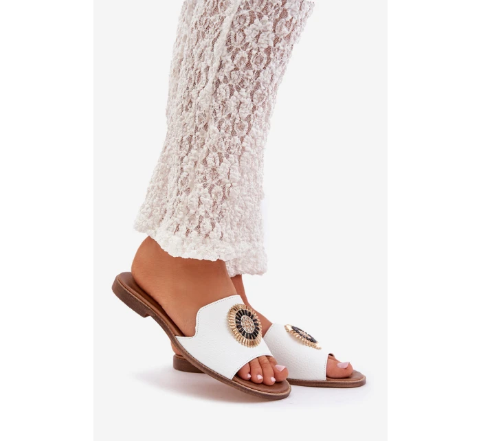 Kožené Pantofle S Dekorací Na Plochém Podpatku Bílé Lewski model 21682268 - Boto Kožené Pantofle S Dekorací Na Plochém Podpatku Bílé Lewski model 21682268 - Boto