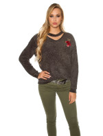 Trendy knit sweater with floral embroidery