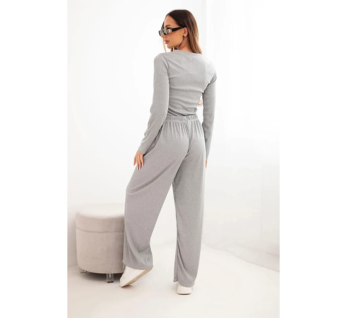 Dámsky viskózový komplet s blúzkou a širokými nohavicami sivej farby