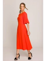 model 20966259 Šaty s puff rukávy korálová barva - STYLOVE