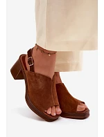 Kožené semišové sandály na podpatku Vinceza 39995 Camel