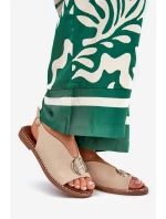 Ploché elegantní sandály s ozdobou béžové model 21685763 - Boto Ploché elegantní sandály s ozdobou béžové model 21685763 - Boto