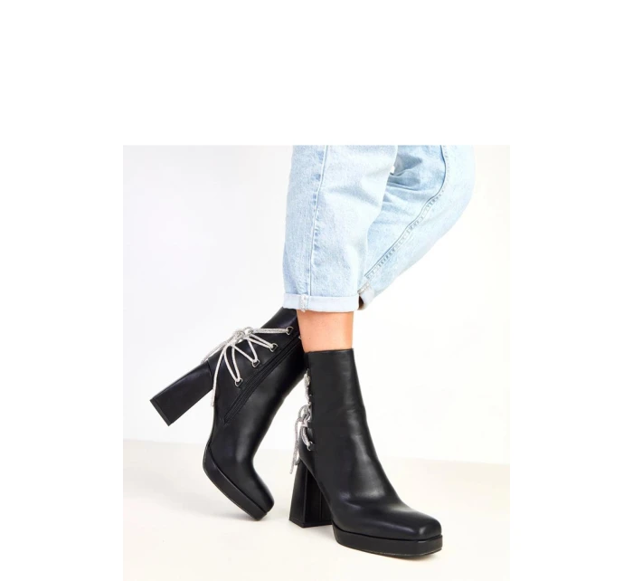 Topánky na podpätku model 217912 Solea