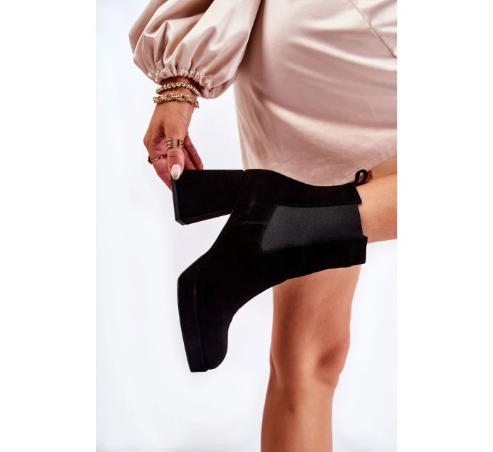 Zamszowe Botki Na Masywnym Obcasie Laura Messi 2519 Czarne