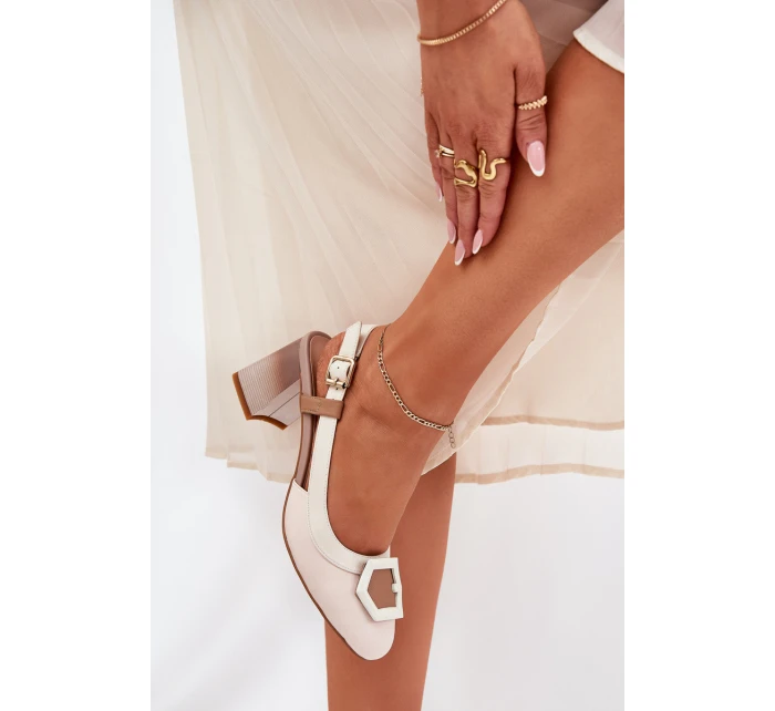 Kožené Elegantní Dámské Sandály Na Podpatku D&A model 21686994 Béžové - S.Barski Kožené Elegantní Dámské Sandály Na Podpatku D&A model 21686994 Béžové - S.Barski