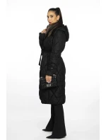 Černá dlouhá prošívaná zimní bunda s kapucí model 21247590 - Ann Gissy