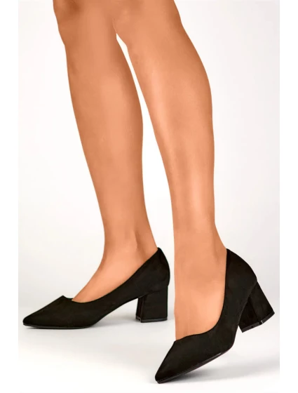 Dámské lodičky na podpatku / Černá model 21083111 - Inello