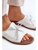 Kožené dámské žabky model 21646105 stříbrné - Zazoo