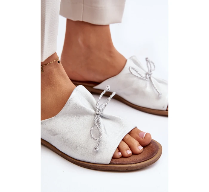 Kožené dámské žabky model 21646105 stříbrné - Zazoo