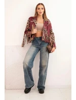 Dámska semišová bunda so strapcami s leopardím vzorom vo vínovej farbe