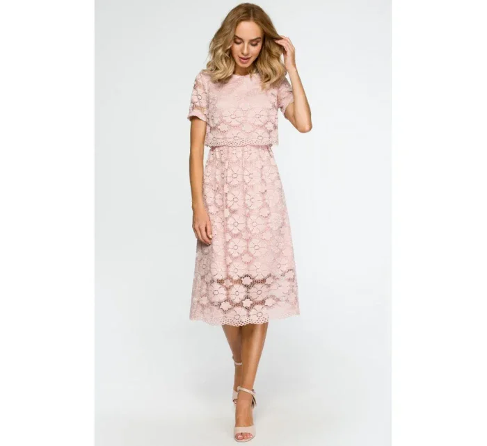 model 18001959 krajkové midi šaty s výstřihem růžové - Moe