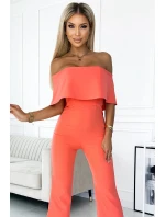 Dámský overal v broskvové barvě s volánkem a odhalenými rameny model 18478723 - Bergamo Dámský overal v broskvové barvě s volánkem a odhalenými rameny model 18478723 - Bergamo