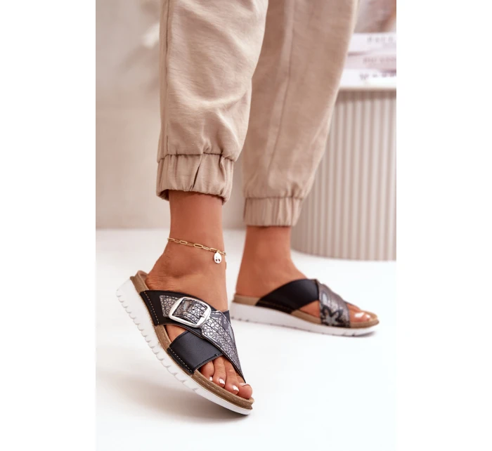 Pohodlné dámské pantofle s přezkou model 21667986 černé - Inblu