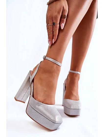 Dámské sandály třpytivé na podpatku stříbrne model 21596991 - Boto