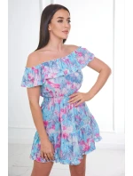 Kvetinové šaty s odhalenými ramenami v mätovej farbe