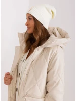 Czapka JK CZ 13 model 18975346 ecru - FPrice