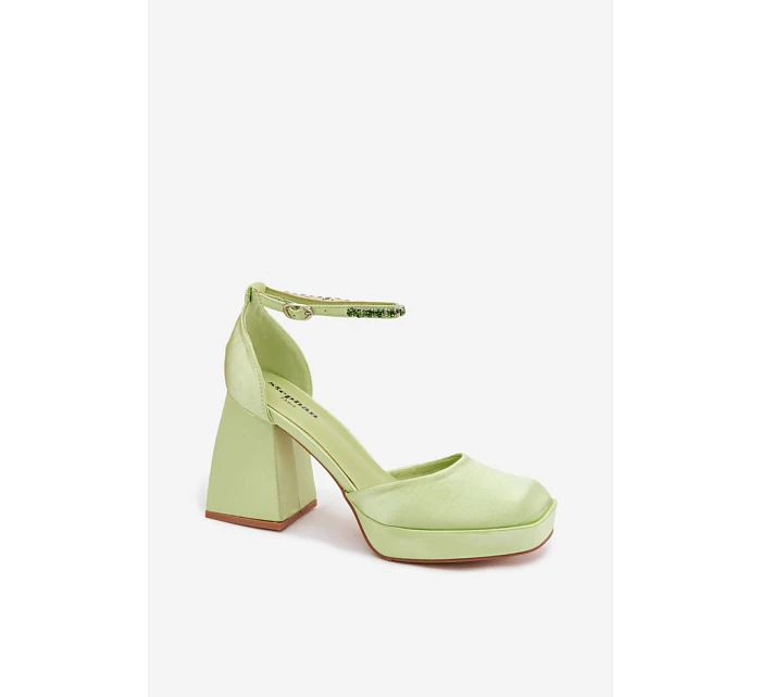 Sandále na podpätku model 226914 Vykročte štýlovo