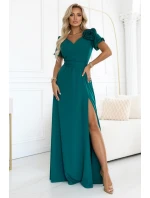 653-1 Elegantné dlhé šaty s ružou, opaskom a vysokým rozparkom - fľaškovo zelené