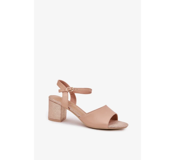 Sandále na podpätku model 213011 Krok vo veľkom štýle