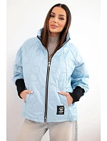 Dámska jarná prešívaná bunda s ozdobným potlačou a zipsom modrá