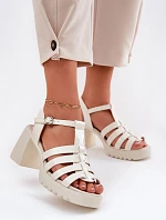 Dámske lakované sandále na podpätku Light Beige Vinceza 66621