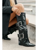 Kozačky ke kolenům na klínu s ohrnutým svrškem a sponami model 21677855 - Boto