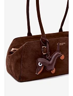 Kožená kabelka z imitace semiše s přívěskem Jezevčík Čokoládová Noely