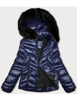 Krátká dámská prošívaná zimní bunda v barvě s kapucí model 21247395 - J.STYLE