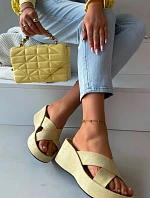 Dámské pantofle na platformě z ekocrézu žluté Calorine