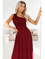 model 21798969 Dlouhé třpytivé večerní šaty na jedno rameno vínové - numoco basic