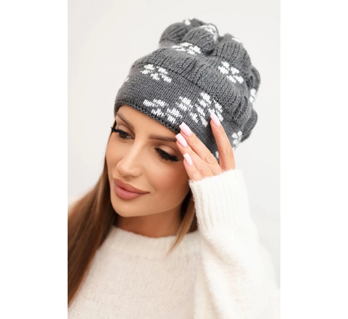Dámská zimní čepice z vlny s krystaly model 21750430 grafitová - K-Fashion Dámská zimní čepice z vlny s krystaly model 21750430 grafitová - K-Fashion