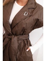 Dámska prešívaná vesta s opaskom a širokým golierom hnedá