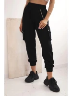 Dámske bavlnené cargo nohavice s vreckami a retiazkou čierne