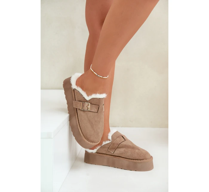 Kapcie Damskie Na Grubej Podeszwie Z Futerkiem I Klamrą Ciemnobeżowe Linneola Kapcie Damskie Na Grubej Podeszwie Z Futerkiem I Klamrą Ciemnobeżowe Linneola