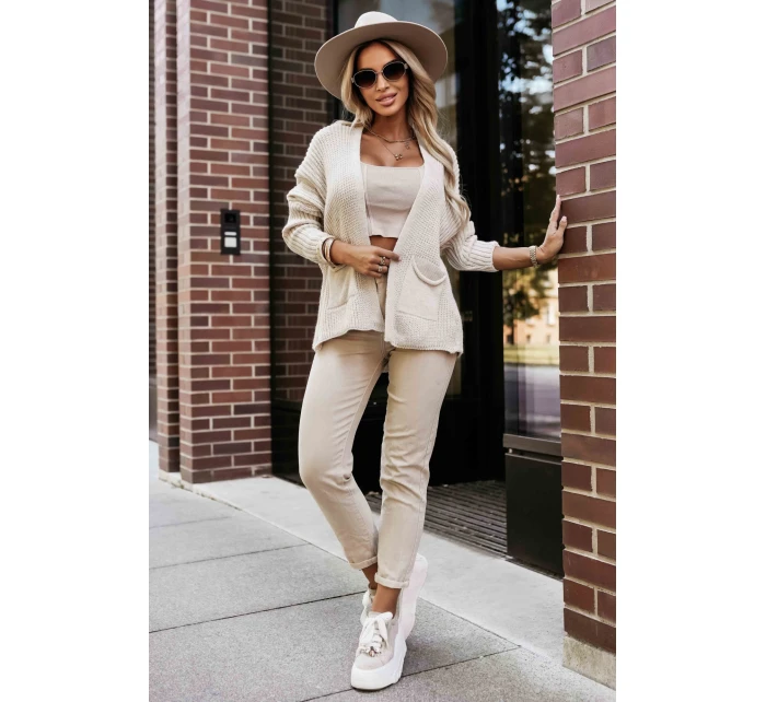 630-1 Teplý sveter s vreckami a rebrovanými manžetami - béžový 630-1 Teplý sveter s vreckami a rebrovanými manžetami - béžový