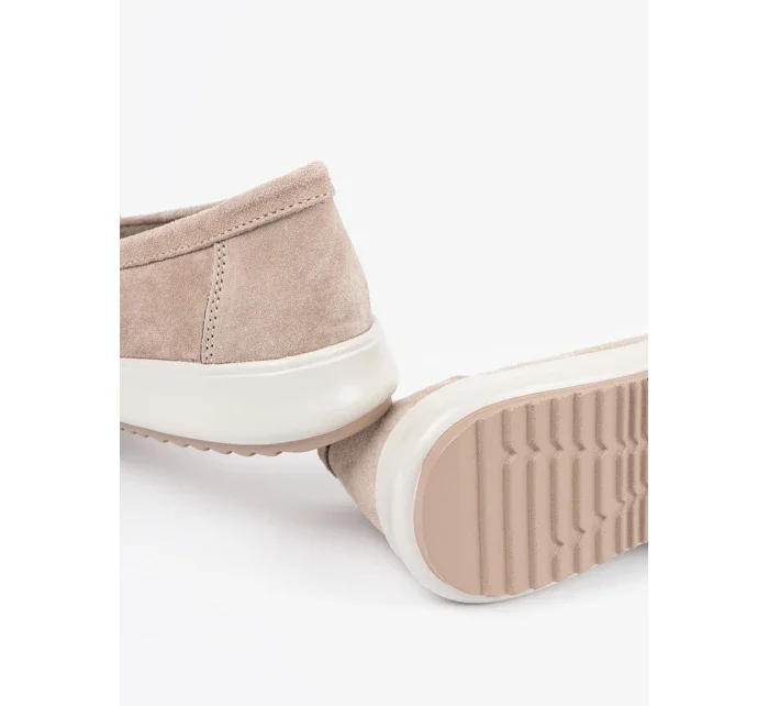 Dámske dizajnové hnedé mokasíny na platforme Dámske dizajnové hnedé mokasíny na platforme