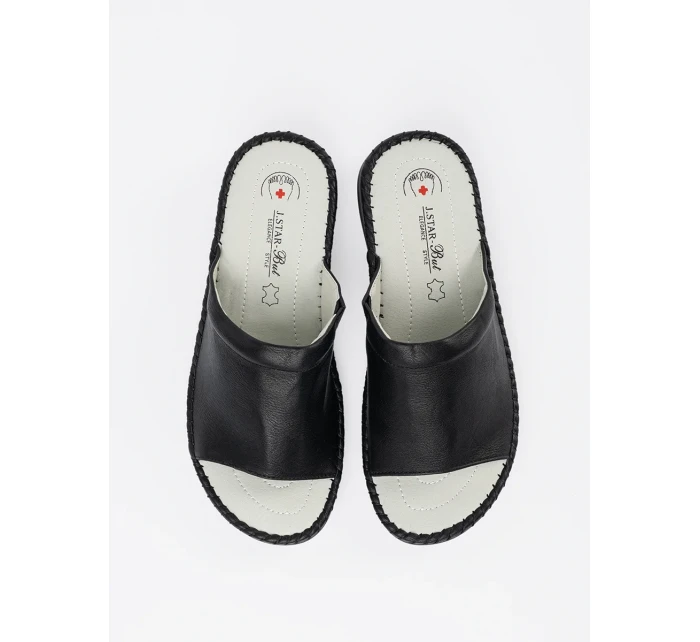 Moderné dámske čierne ponožky na plochom podpätku Moderné dámske čierne ponožky na plochom podpätku