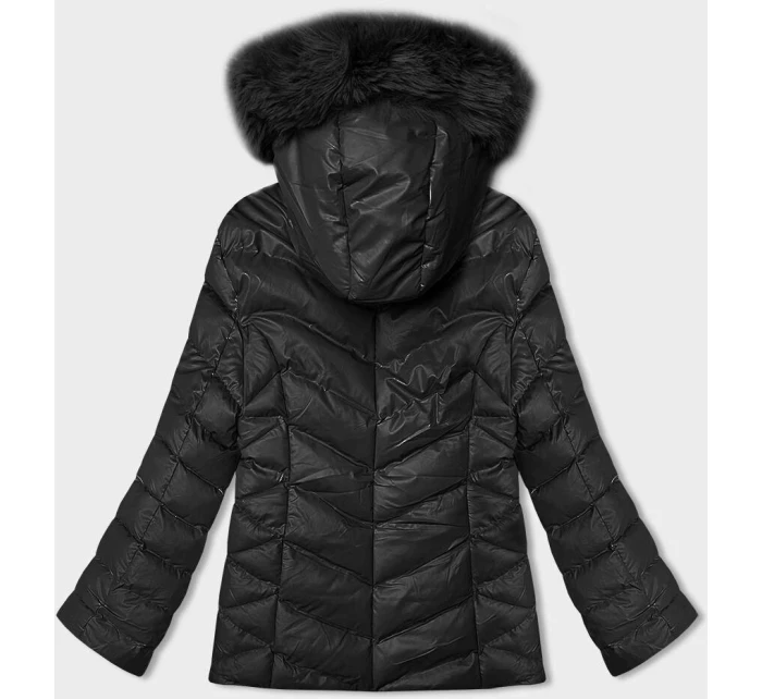 Krátká černá zimní bunda s kapucí model 21246217 - J.STYLE Krátká černá zimní bunda s kapucí model 21246217 - J.STYLE