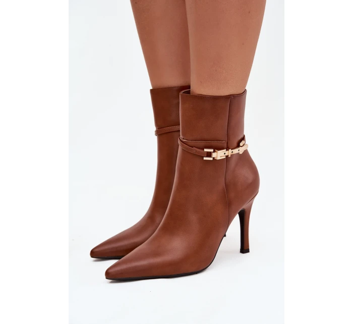 Dámské kotníkové boty na jehlovém podpatku s páskem a zlatým zateplené Camel model 21710800 - Boto